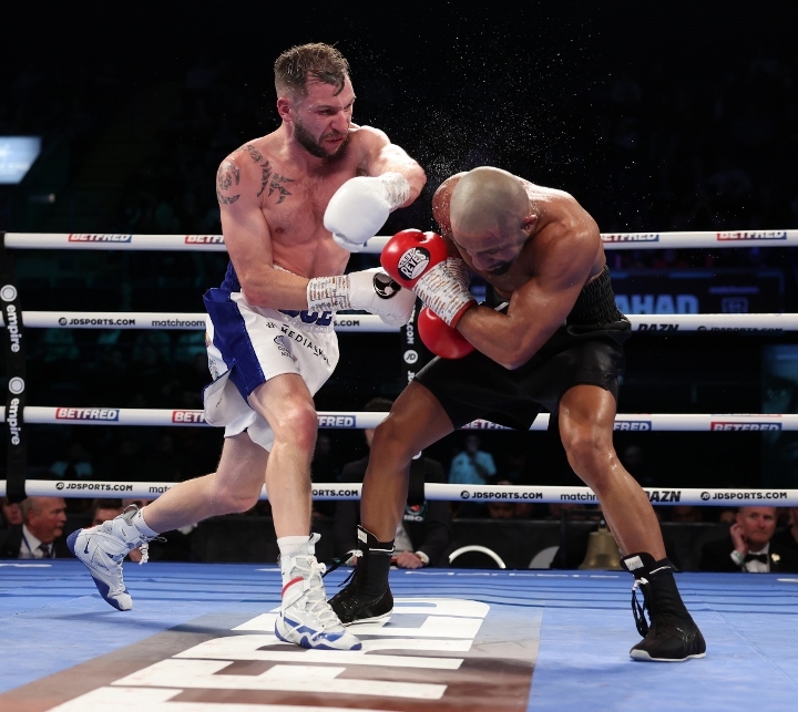 Photos Maxi Hughes Edges Kid Galahad By Majority Decision To Retain